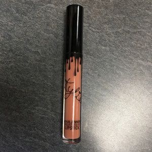 Kylie Cosmetics Velvet Liquid Lipstick - Commando